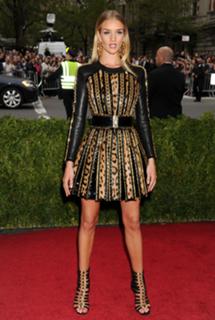 Rosie Huntington-Whiteley feet photo thumbnail