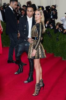 Rosie Huntington-Whiteley feet photo thumbnail