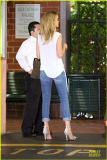 Rosie Huntington-Whiteley feet photo thumbnail