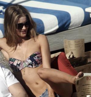 Rosie Huntington-Whiteley feet photo thumbnail