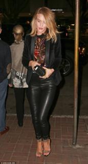 Rosie Huntington-Whiteley feet photo thumbnail