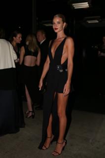 Rosie Huntington-Whiteley feet photo thumbnail