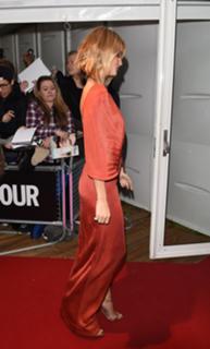 Rosie Huntington-Whiteley feet photo thumbnail