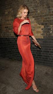 Rosie Huntington-Whiteley feet photo thumbnail