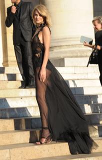 Rosie Huntington-Whiteley feet photo thumbnail