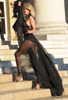 Rosie Huntington-Whiteley feet photo thumbnail