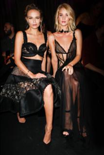 Rosie Huntington-Whiteley feet photo thumbnail