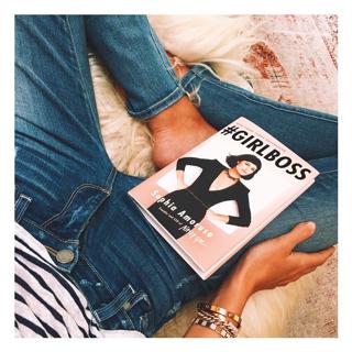 Rosie Huntington-Whiteley feet photo thumbnail