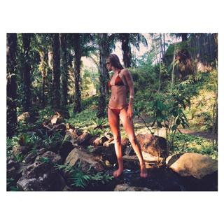 Rosie Huntington-Whiteley feet photo thumbnail