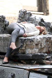 Rosie Huntington-Whiteley feet photo thumbnail