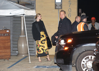 Rosie Huntington-Whiteley feet photo thumbnail