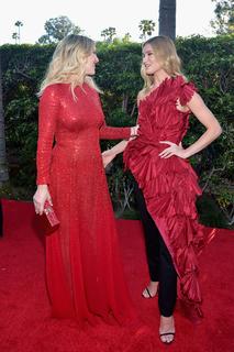 Rosie Huntington-Whiteley feet photo thumbnail