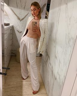 Rosie Huntington-Whiteley feet photo thumbnail