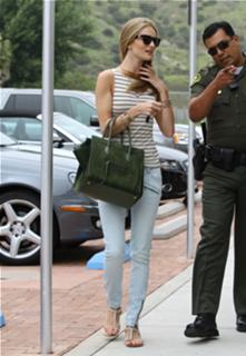Rosie Huntington-Whiteley feet photo thumbnail
