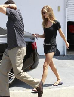 Rosie Huntington-Whiteley feet photo thumbnail