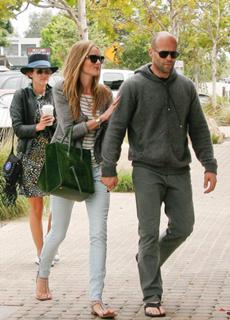 Rosie Huntington-Whiteley feet photo thumbnail