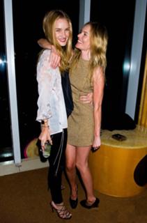 Rosie Huntington-Whiteley feet photo thumbnail