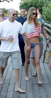 Rosie Huntington-Whiteley feet photo thumbnail