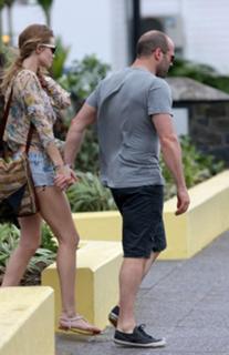 Rosie Huntington-Whiteley feet photo thumbnail