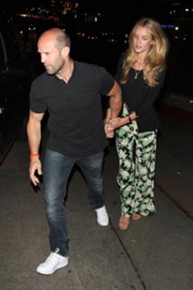 Rosie Huntington-Whiteley feet photo thumbnail