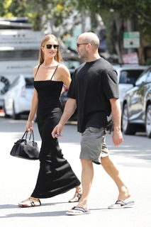 Rosie Huntington-Whiteley feet photo thumbnail