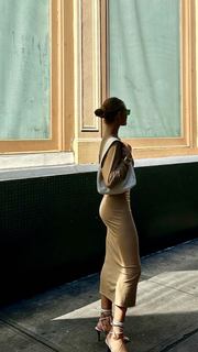 Rosie Huntington-Whiteley feet photo thumbnail