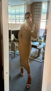Rosie Huntington-Whiteley feet photo thumbnail