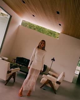 Rosie Huntington-Whiteley feet photo thumbnail
