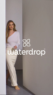 Rosie Huntington-Whiteley feet photo thumbnail