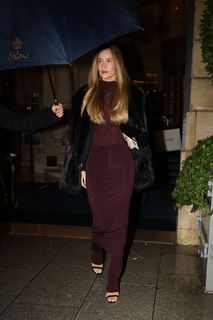 Rosie Huntington-Whiteley feet photo thumbnail