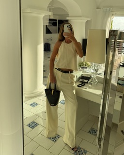 Rosie Huntington-Whiteley feet photo thumbnail