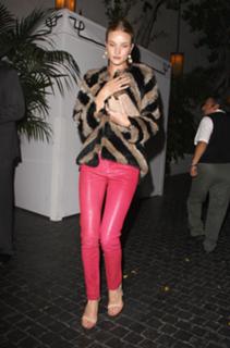 Rosie Huntington-Whiteley feet photo thumbnail