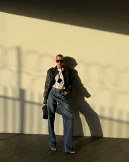 Rosie Huntington-Whiteley feet photo thumbnail