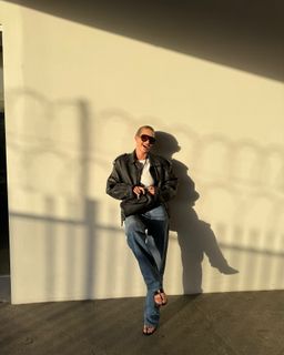 Rosie Huntington-Whiteley feet photo thumbnail