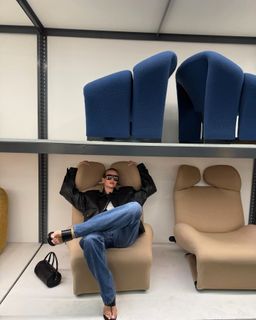 Rosie Huntington-Whiteley feet photo thumbnail