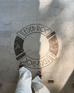 Rosie Huntington-Whiteley feet photo thumbnail