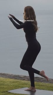 Rosie Huntington-Whiteley feet photo 14