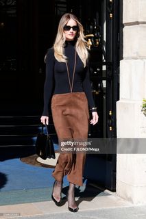 Rosie Huntington-Whiteley feet photo 13