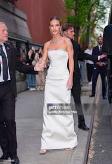 Rosie Huntington-Whiteley feet photo 1
