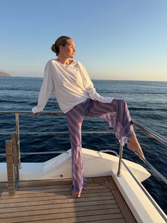Rosie Huntington-Whiteley feet photo 6