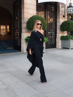 Rosie Huntington-Whiteley feet photo 6