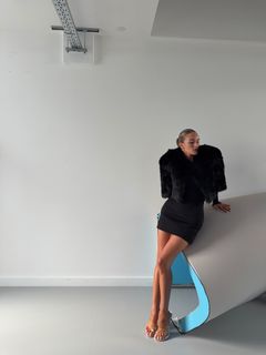 Rosie Huntington-Whiteley feet photo 6