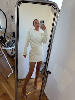 Rosie Huntington-Whiteley feet photo 2
