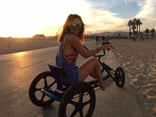 Rosie Jones feet photo thumbnail