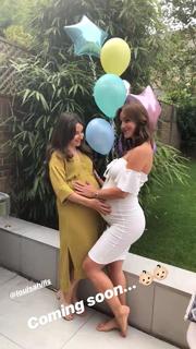 Rosie Jones feet photo thumbnail