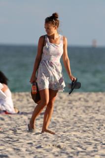 Rosie Jones feet photo thumbnail