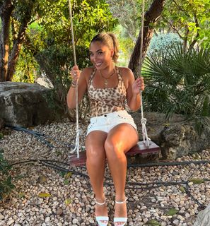 Rosie McClelland feet photo 4