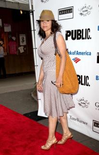 Rosie Perez feet photo thumbnail