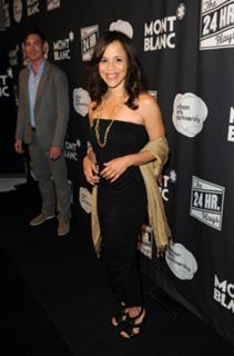Rosie Perez feet photo thumbnail