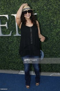 Rosie Perez feet photo thumbnail